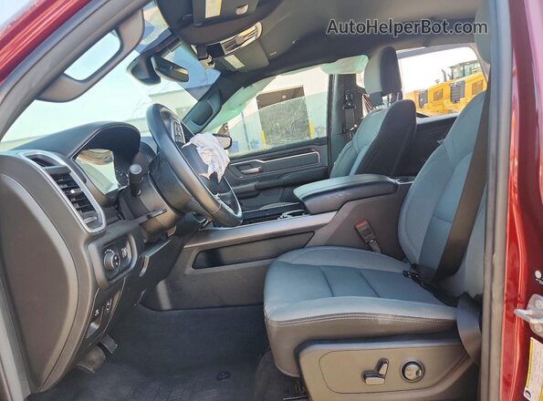 1C6SRFMT3NN366686 2022 RAM 1500 Burgundy Вид салону спереду
