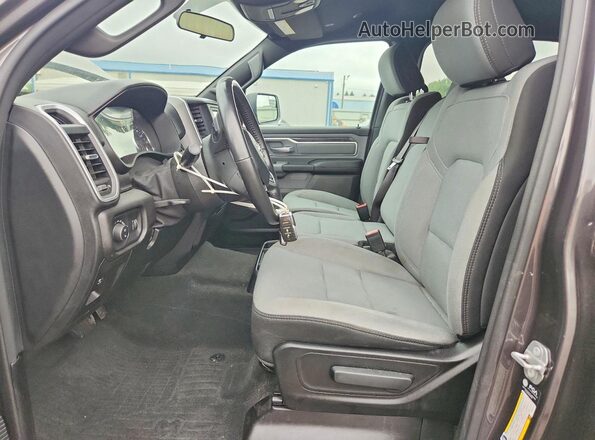 1C6SRFMT4MN525097 2021 RAM 1500 Угольный Вид салона спереди