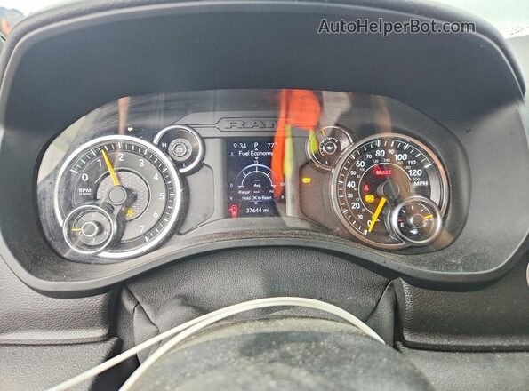 1C6SRFMT4MN525097 2021 RAM 1500 Угольный Вид щитка приборов
