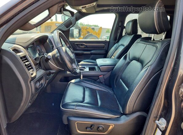 1C6SRFPT8KN552831 2019 RAM 1500 Серый Вид салона спереди