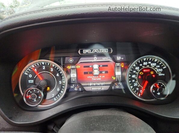 1C6SRFRT0MN783464 2021 RAM 1500 Charcoal Widok zestawu wskaźników