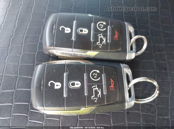1C6SRFST3LN137568 2020 RAM 1500 Red Widok deski rozdzielczej