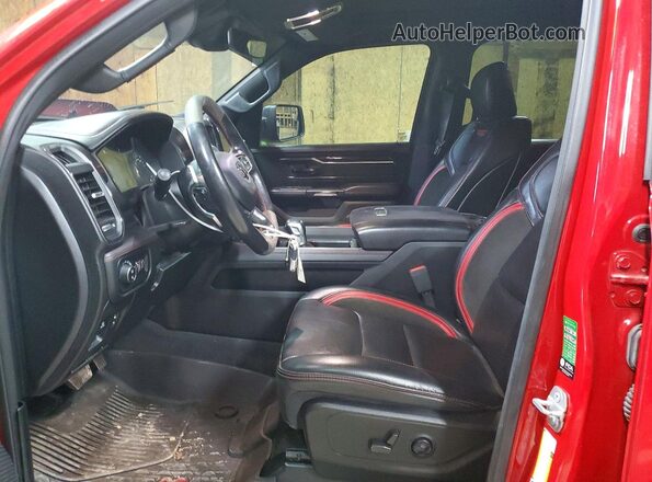 1C6SRFU97MN901134 2021 RAM 1500 Red Widok wnętrza z przodu