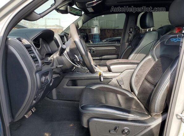1C6SRFU98PN665355 2023 RAM 1500 Gray Вид салону спереду