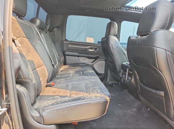 1C6SRFVP7SN606397 2025 RAM 1500 Black Widok tylnych siedzeń