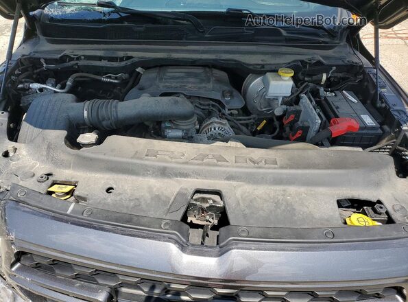1C6SRFVT5NN271092 2022 RAM 1500 Charcoal Rear interior view