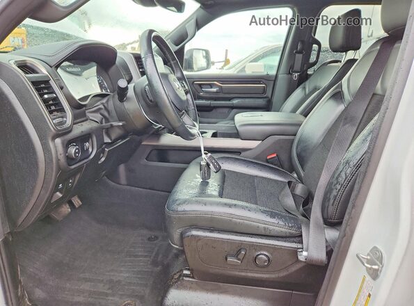 1C6SRFVT7NN416228 2022 RAM 1500 White Front interior view