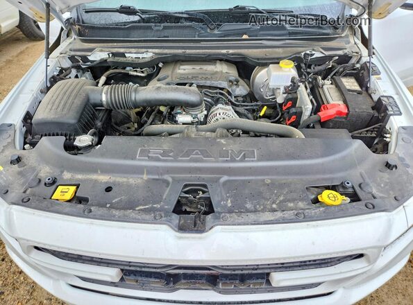 1C6SRFVT7NN416228 2022 RAM 1500 White Rear interior view