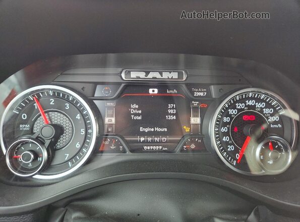 1C6SRFVT7NN416228 2022 RAM 1500 White Instrument cluster view