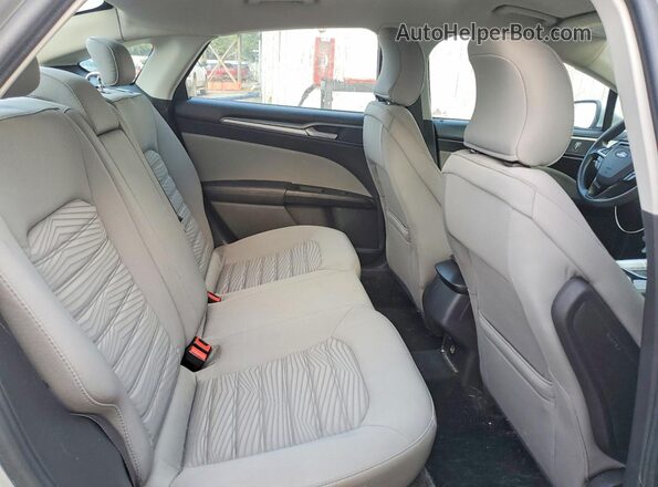 1FA6P0G72G5106932 2016 FORD FUSION Silver Rear seats view