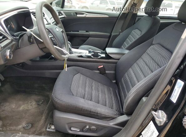 1FA6P0H7XG5124688 2016 FORD FUSION Черный Вид салона спереди