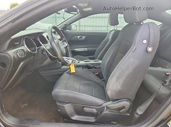 1FA6P8AM3H5231162 2017 FORD MUSTANG Black Front interior view