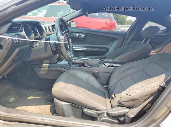 1FA6P8AM6G5326006 2016 FORD MUSTANG Gray Front interior view