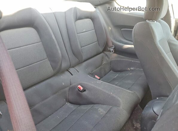 1FA6P8AM8H5304705 2017 FORD MUSTANG Gray Rear seats view