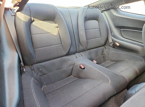 1FA6P8AM8H5333105 2017 FORD MUSTANG Blue Vista de los asientos traseros