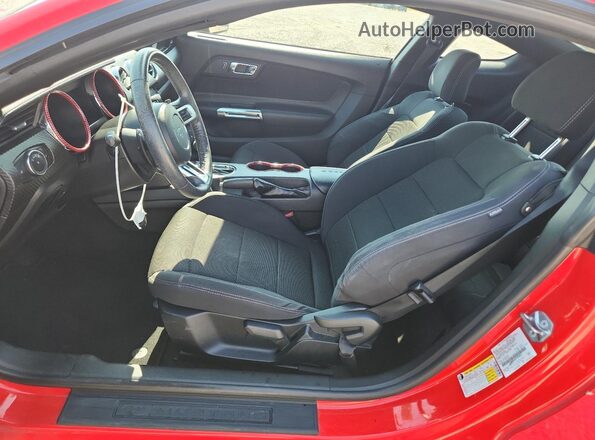 1FA6P8AM9H5304826 2017 FORD MUSTANG Red Vista interior delantera