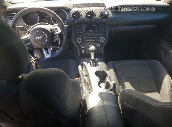 1FA6P8AMXH5203956 2017 FORD MUSTANG Charcoal Vista del salpicadero