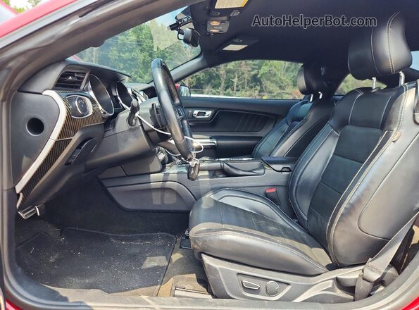 1FA6P8CF0G5229155 2016 FORD MUSTANG Красный Вид салона спереди