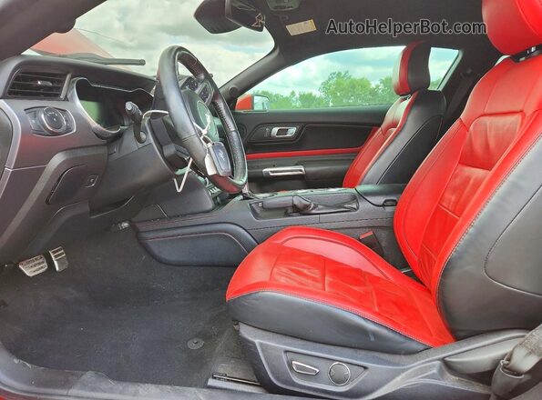 1FA6P8CF0K5187661 2019 FORD MUSTANG Красный Вид салона спереди