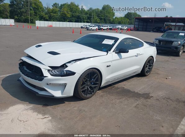 1FA6P8CF0M5153061 2021 FORD MUSTANG White Vista tres cuartos delantera izquierda