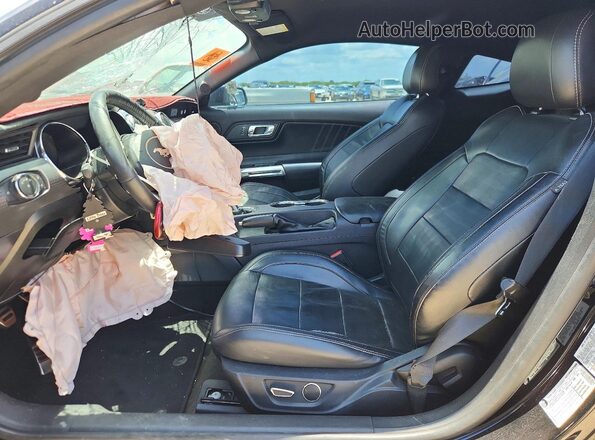 1FA6P8CF1H5329007 2017 FORD MUSTANG Черный Вид салона спереди