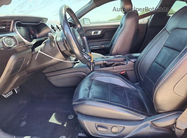 1FA6P8CF1M5127794 2021 FORD MUSTANG Серебряный Вид салона спереди