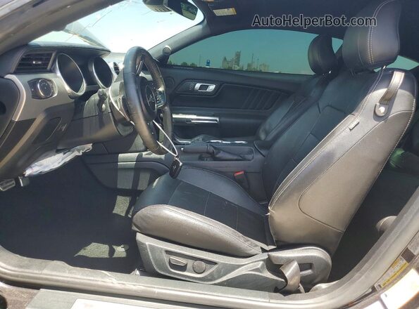 1FA6P8CF1N5123701 2022 FORD MUSTANG Угольный Вид салона спереди