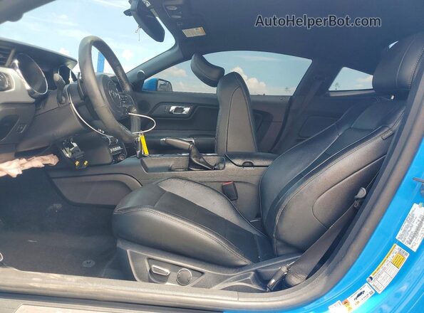 1FA6P8CF2H5240711 2017 FORD MUSTANG Blue წინა სალონის ხედი