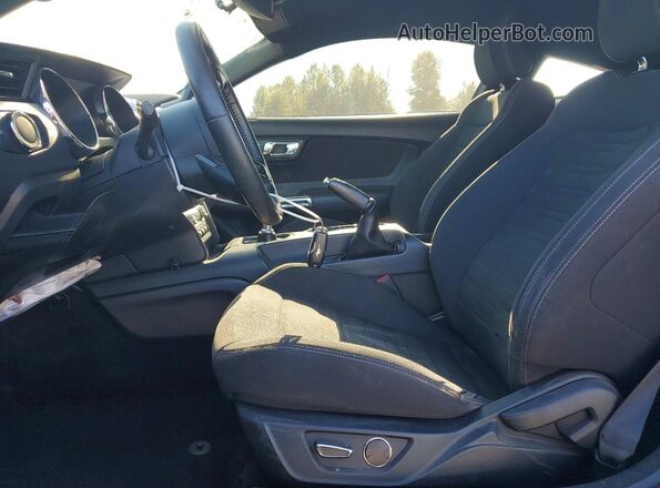 1FA6P8CF2H5244953 2017 FORD MUSTANG Silver Вид салону спереду