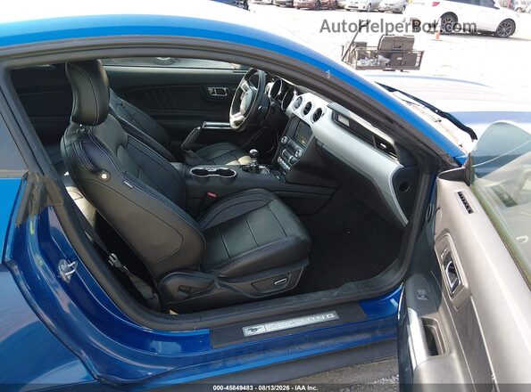 1FA6P8CF2H5269917 2017 FORD MUSTANG Синий Вид салона спереди