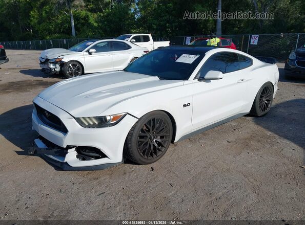 1FA6P8CF2H5301636 2017 FORD MUSTANG Белый Передняя левая четверть