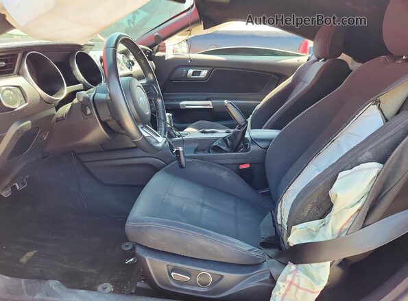1FA6P8CF2J5120719 2018 FORD MUSTANG Red Widok wnętrza z przodu