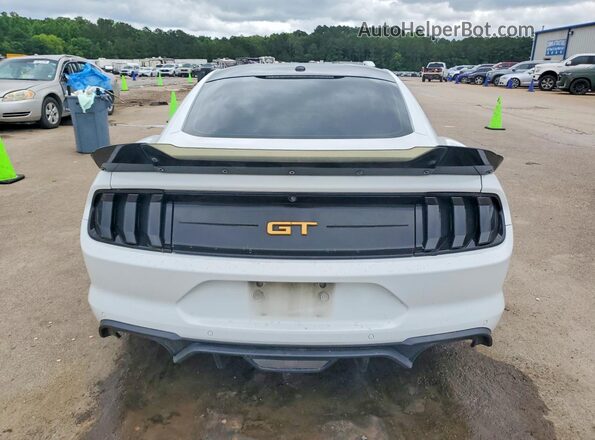 1FA6P8CF3J5113133 2018 FORD MUSTANG White Vista trasera