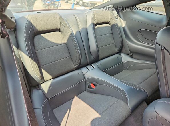 1FA6P8CF3T5400457 2026 FORD MUSTANG Red Vista de los asientos traseros