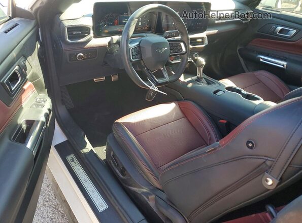1FA6P8CF4S5409702 2025 FORD MUSTANG White წინა პანელის ხედი