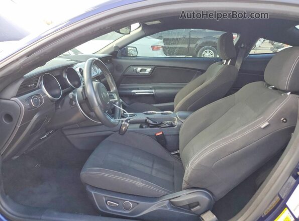 1FA6P8CF5J5122867 2018 FORD MUSTANG Синий Вид салона спереди