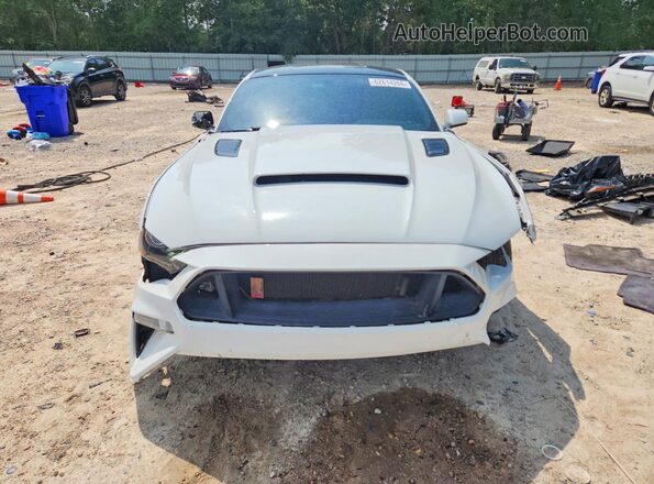 1FA6P8CF5J5153424 2018 FORD MUSTANG White Widok z przodu