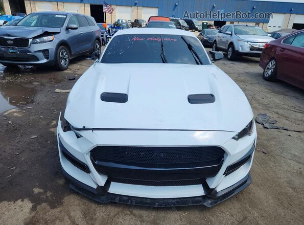 1FA6P8CF6L5108186 2020 FORD MUSTANG Белый Вид спереди