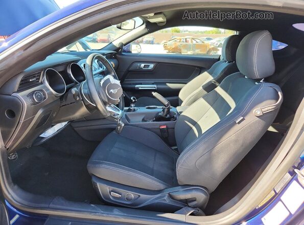 1FA6P8CF7J5138214 2018 FORD MUSTANG Blue Widok wnętrza z przodu