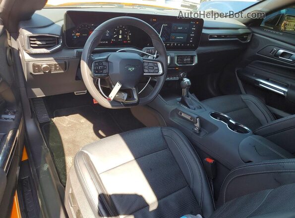 1FA6P8CF8T5406626 2026 FORD MUSTANG Orange Vista del salpicadero