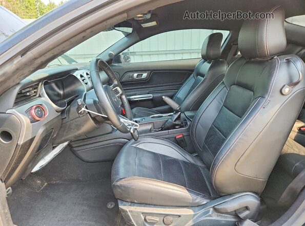1FA6P8CF9N5145090 2022 FORD MUSTANG Черный Вид салона спереди