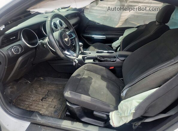 1FA6P8TH1L5168927 2020 FORD MUSTANG White Вид салону спереду