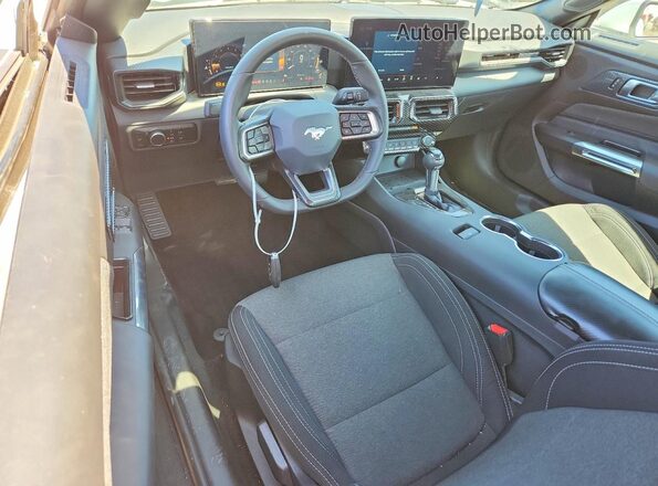 1FA6P8TH1S5115305 2025 FORD MUSTANG White Widok deski rozdzielczej