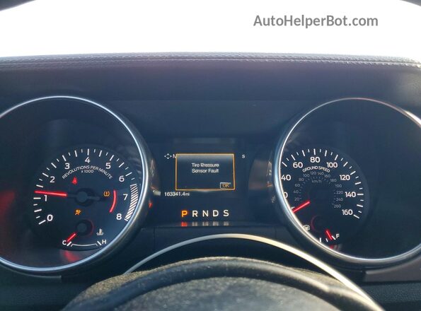 1FA6P8TH2J5107048 2018 FORD MUSTANG Red ხელსაწყოთა პანელის ხედი