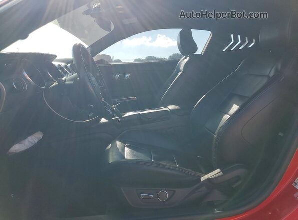 1FA6P8TH2J5107048 2018 FORD MUSTANG Red წინა სალონის ხედი