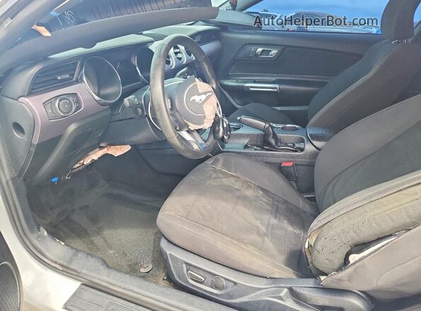 1FA6P8TH3G5222654 2016 FORD MUSTANG Белый Вид салона спереди
