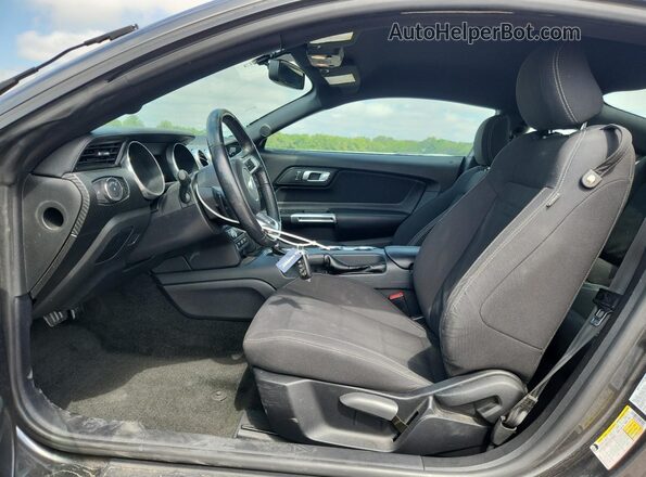 1FA6P8TH3J5120889 2018 FORD MUSTANG Серый Вид салона спереди