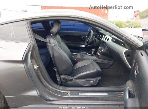 1FA6P8TH4G5227152 2016 FORD MUSTANG Gray Front interior view