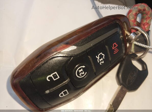 1FA6P8TH4H5246334 2017 FORD MUSTANG Red Widok deski rozdzielczej