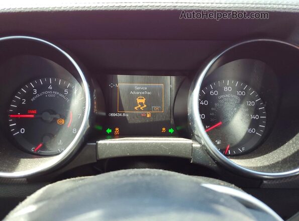 1FA6P8TH4J5163685 2018 FORD MUSTANG Красный Вид щитка приборов